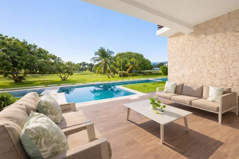 Balcony and Private Pool