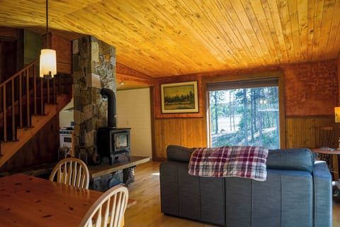 Cabin, Multiple Beds, Patio, Mountain View (Off Grid Retreat) | Interior