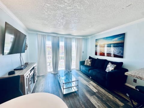 Condo, Multiple Beds, Balcony, Ocean View (Sandy Seawall Escape) | Living area