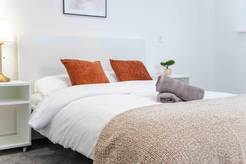Apartment | 4 bedrooms, Internet