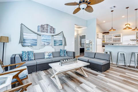 House, 2 Bedrooms | Living area | Smart TV