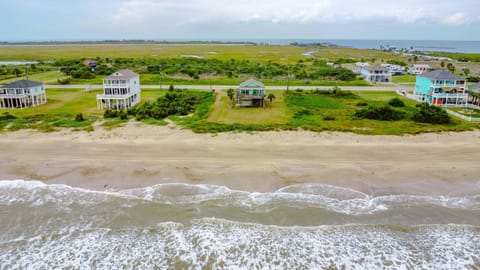 House, 3 Bedrooms | Beach