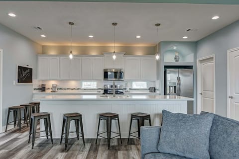 House, 3 Bedrooms | Private kitchen | Fridge, oven, stovetop, coffee/tea maker