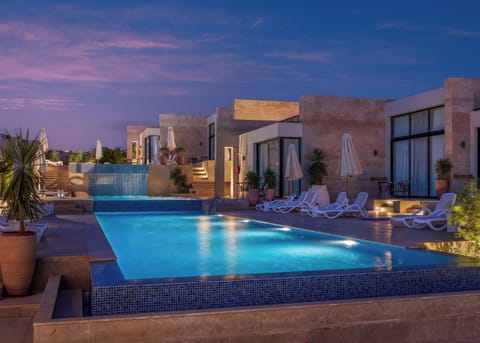 3 outdoor pools