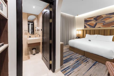 Junior Suite | In-room safe, iron/ironing board, free WiFi