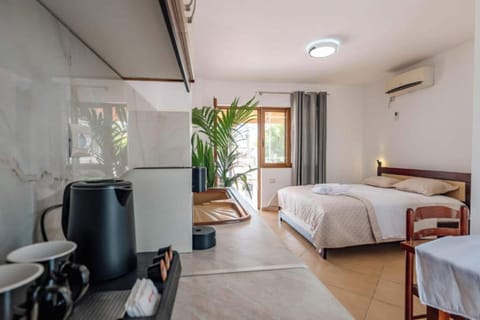 Deluxe Double Room, Balcony | Free WiFi, bed sheets