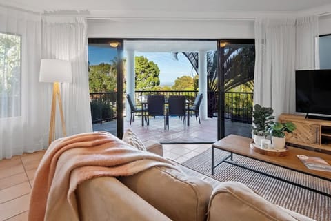Slide open the balcony doors, sink into the sofa and let the ocean breeze drift in as you enjoy a quiet morning coffee or evening wine.