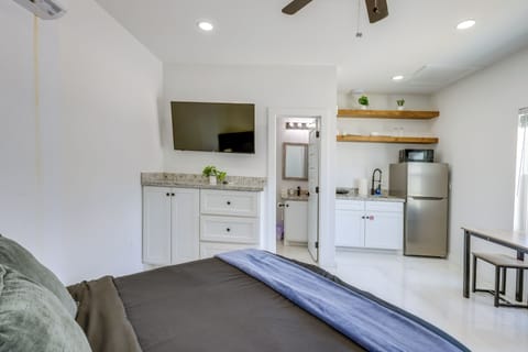 South Padre Island Vacation Rental | Studio | 1BA | 450 Sq Ft