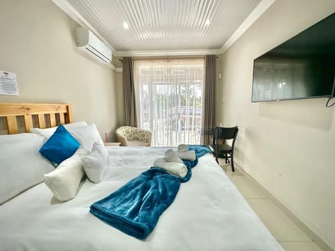 Classic Double Room | Blackout drapes, iron/ironing board, free WiFi