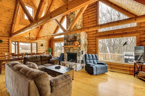 Beaverton Vacation Rental | 3BR | 3BA | 2,100 Sq Ft