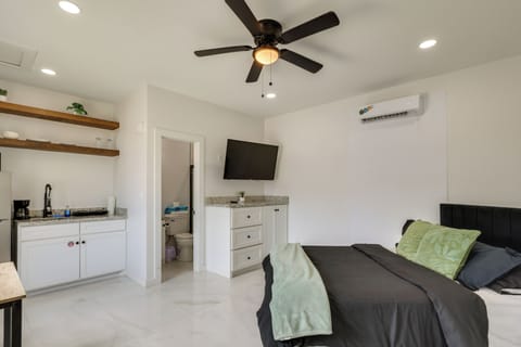 South Padre Island Vacation Rental | Studio | 1BA | 450 Sq Ft