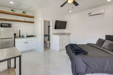 South Padre Island Vacation Rental | Studio | 1BA | 450 Sq Ft