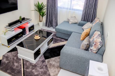 Comfort Studio Suite, City View | Living area