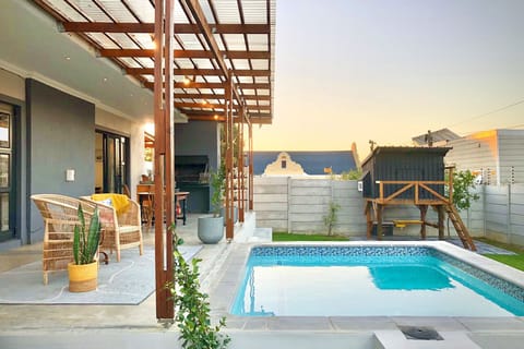 House (3 Bedrooms) | Front of property