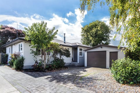 Spacious 3 bedroom home that sleeps 10 guest