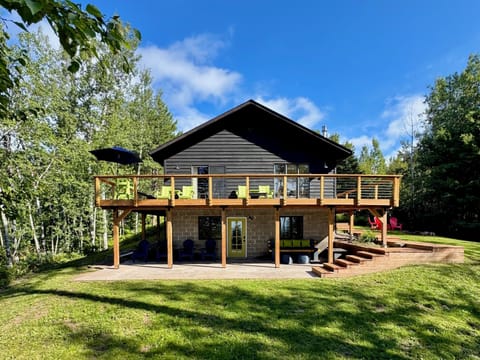 Cabin Master View
Facing Lake Superior
2 Story Walkout
Wraparound Composite Deck