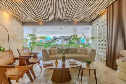Basic Apartment | Lobby