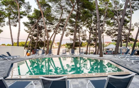 pool