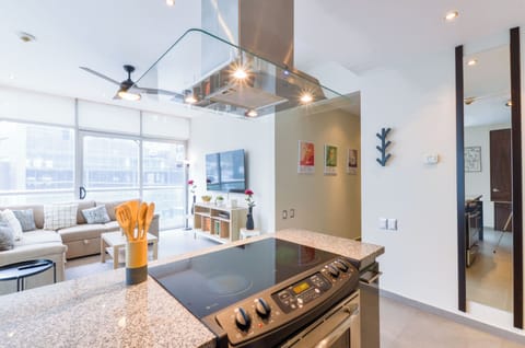 Comfort Suite, Balcony, City View | Private kitchen | Microwave, stovetop, cookware/dishes/utensils