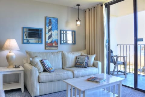 Atlantic Towers 211-large-002-004-Living Room-1500x1000-72dpi