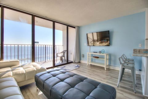 Atlantic Towers 1109-print-001-014-Living Room-4200x2804-300dpi