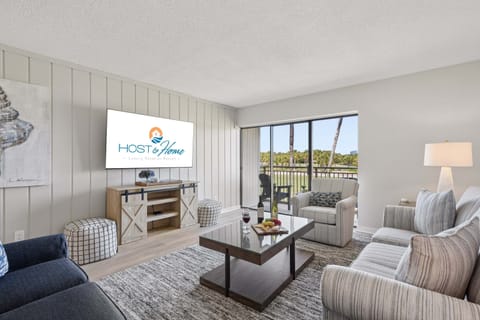 Host & Home presents…434 Plantation Club Villa! Located in the heart of Sea Pines, this inviting villa offers peaceful fairway views overlooking the 9th hole of Atlantic Dunes Golf Course.