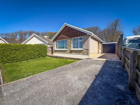 Indigo Blue - 2 Bedroom Holiday Home - Manorbier (27994)