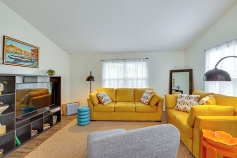 Overland Park Vacation Rental | 3BR | 2BA | 1,600 Sq Ft