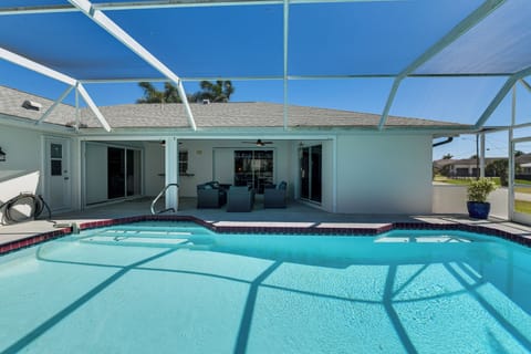 Englewood Vacation Rental | 3BR | 2BA | 2,100 Sq Ft