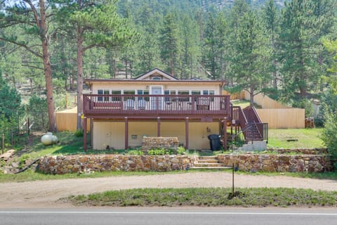 Drake Vacation Rental | 1BR | 2BA | 1,000 Sq Ft | Staircase to Enter