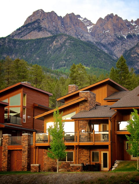 Luxury Townhome, 2 Bedrooms, Mountain View (Pet friendly) | Balcony