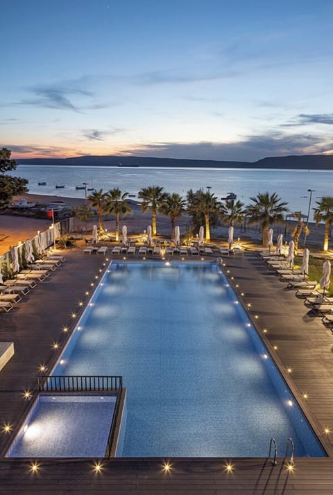 Seasonal outdoor pool