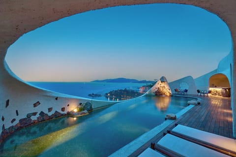 Poolside bar