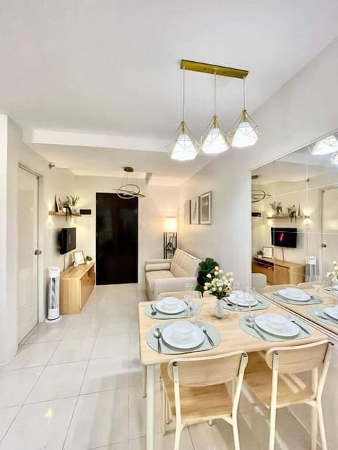 Family Condo, 2 Bedrooms, Kitchen, City View | Interior