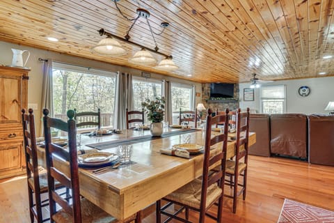 House (4 Bedrooms) | Interior