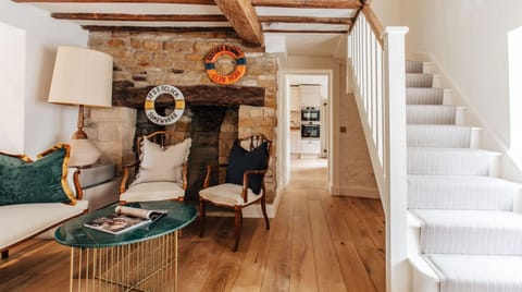 House | 4 bedrooms, high-speed internet