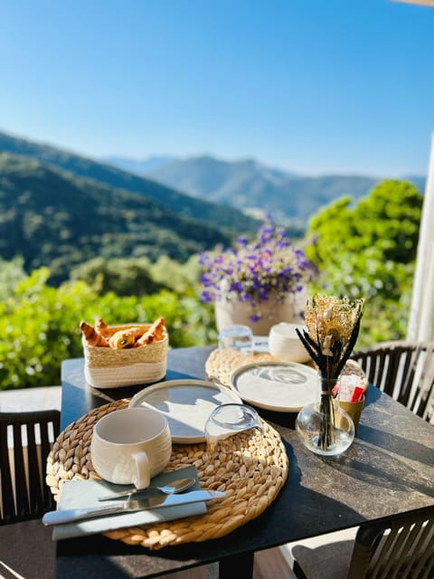 Daily continental breakfast for a fee