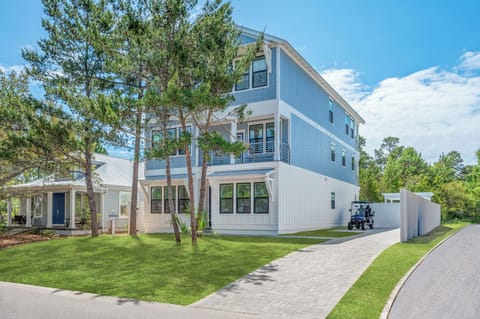 Welcome to Oceana! Nestled right behind 30A, this family friendly three story ho