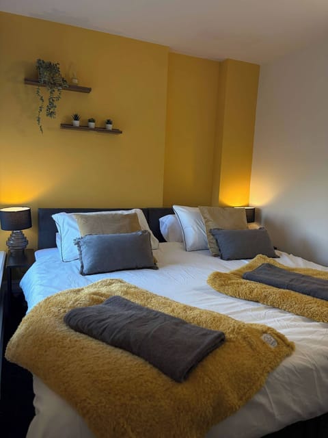 Apartment, 2 Bedrooms, Accessible | 3 bedrooms