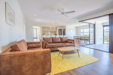 Indoor entertainment area (with TV)