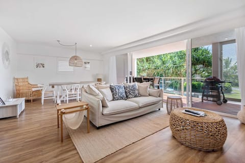 Newly renovated coastal apartment just moments from the sands of Sunrise Beach