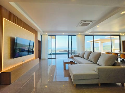 Villa, Ocean View | Living area