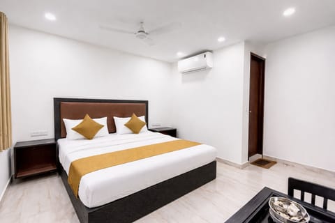 Deluxe Double Room, Balcony, City View | Soundproofing, free WiFi
