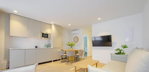 Deluxe Apartment, 3 Bedrooms | Living area
