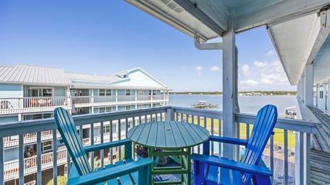 Lagoon Run 312 - Scenic balcony overlooking both the pool and lagoon.
