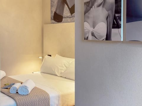 Grand Double Room | In-room safe, desk, free WiFi, bed sheets