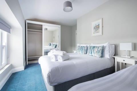 City Apartment, 2 Bedrooms, Patio, City View | WiFi (free)