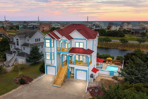 HIAV11: Surfside Playhouse | Front Exterior