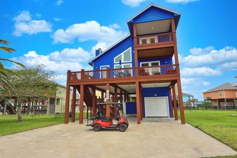 welcome to the Blue Pearl a beautiful view of the house.