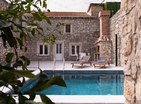 House (Holiday Home Rosalia) | Outdoor pool